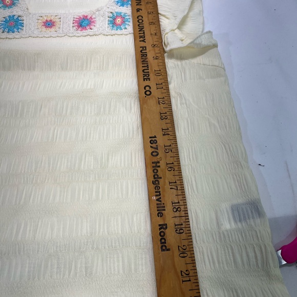 SHEIN CROCHETED FLORAL TOP W/CAP RUFFLE SLEEVE LG CREAM PREOWNED - Picture 10 of 10